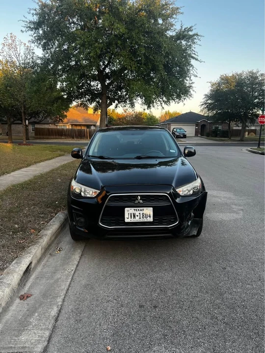 2014 Mitsubishi Outlander - Image 6 of 15