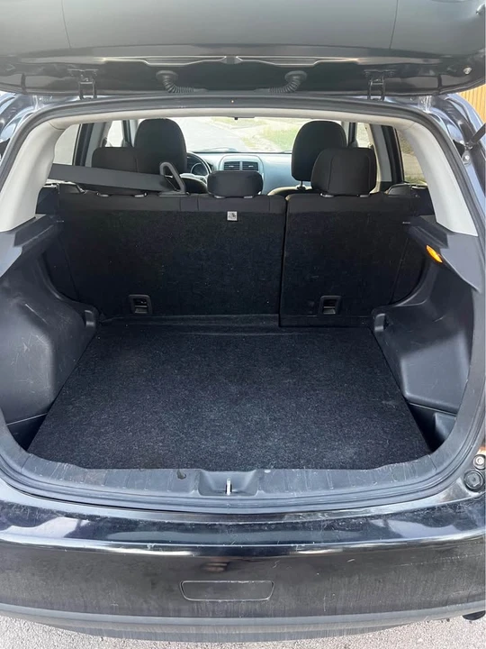 2014 Mitsubishi Outlander - Image 11 of 15