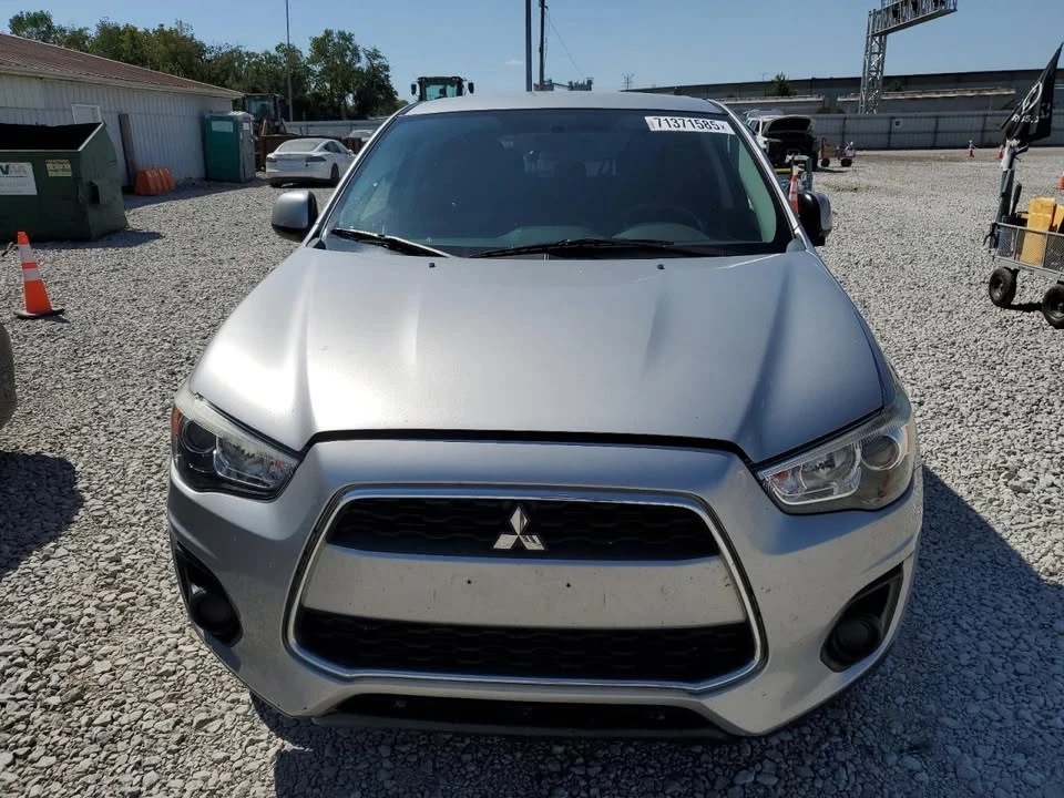 2014 Mitsubishi Outlander - Image 4 of 11