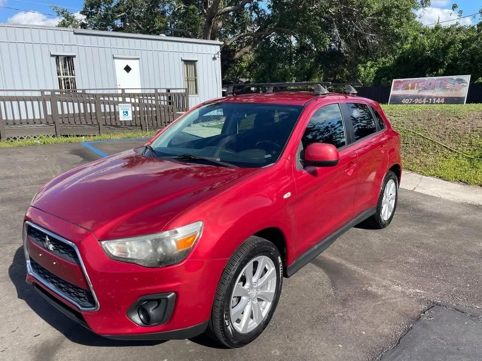2014 Mitsubishi Outlander - Image 2 of 19