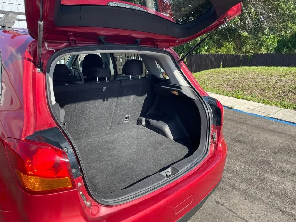 2014 Mitsubishi Outlander - Image 17 of 19