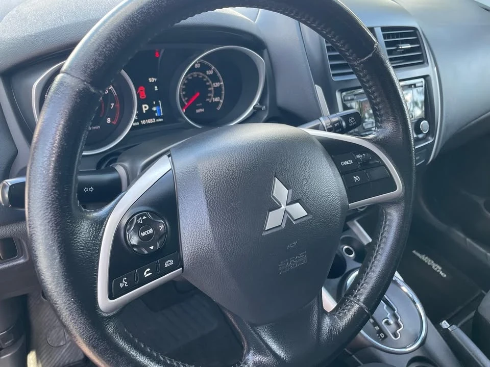 2014 Mitsubishi Outlander - Image 8 of 19