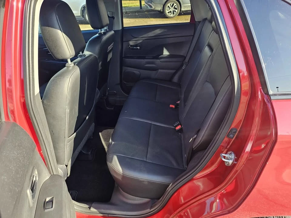 2014 Mitsubishi RVR - Image 10 of 11