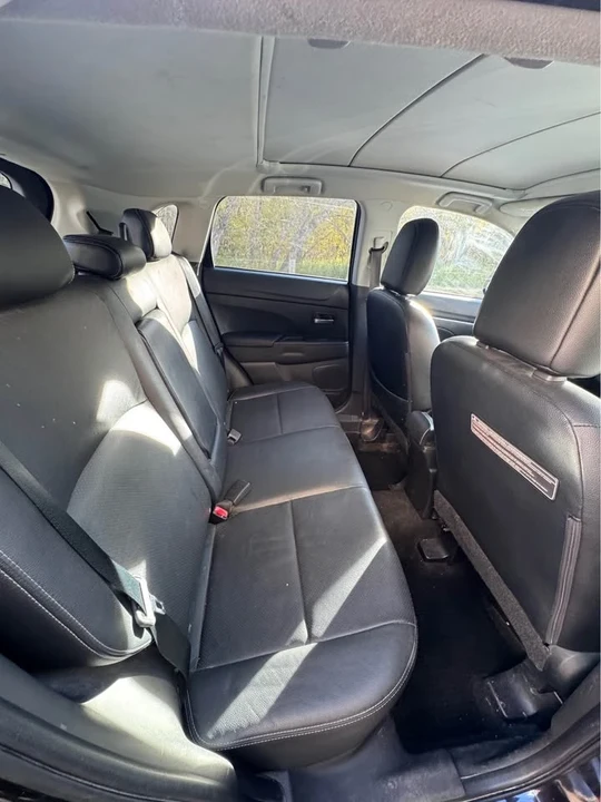 2014 Mitsubishi RVR - Image 10 of 12