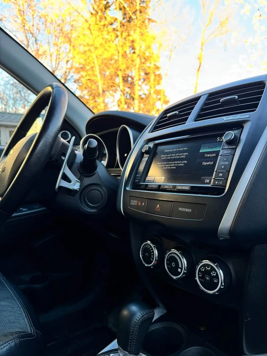 2014 Mitsubishi RVR - Image 8 of 14