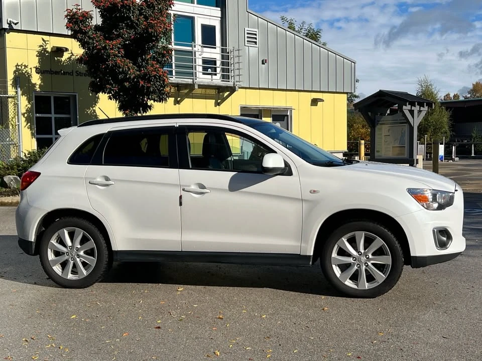 2014 Mitsubishi RVR - Image 4 of 19