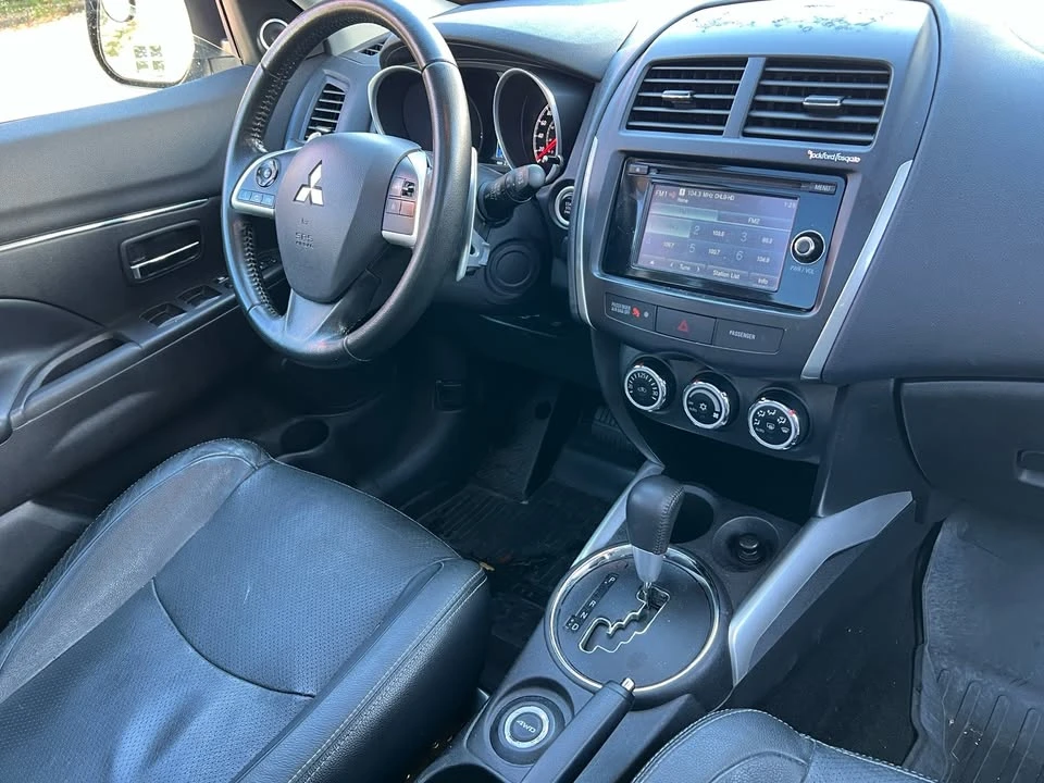 2014 Mitsubishi RVR - Image 9 of 19