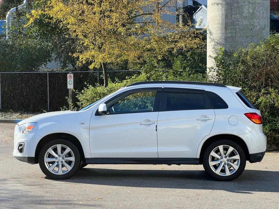 2014 Mitsubishi RVR - Image 8 of 19