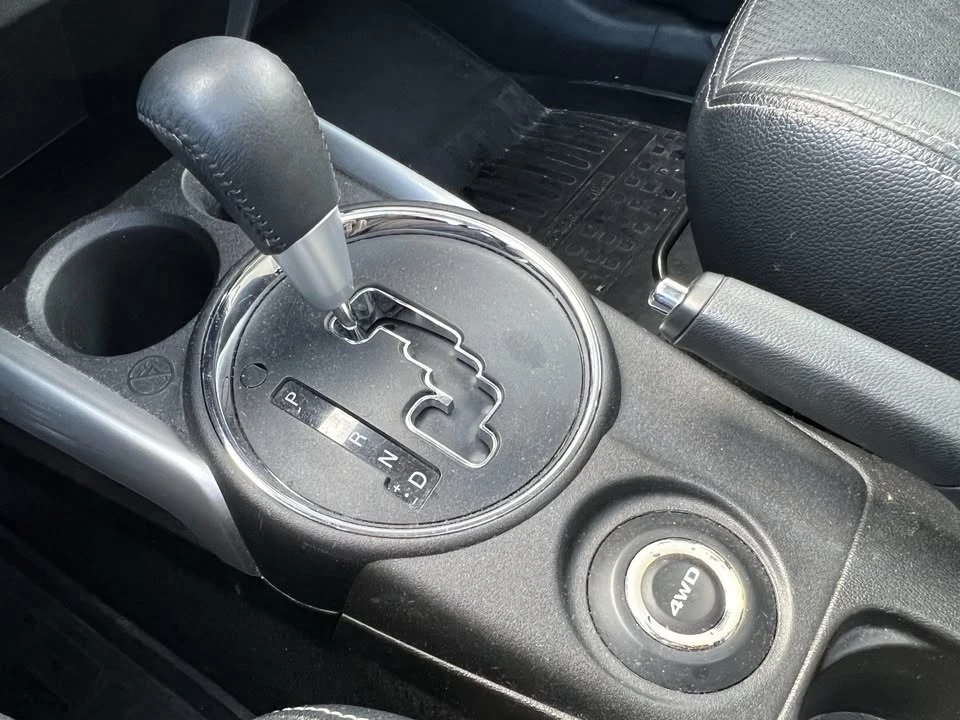 2014 Mitsubishi RVR - Image 16 of 19