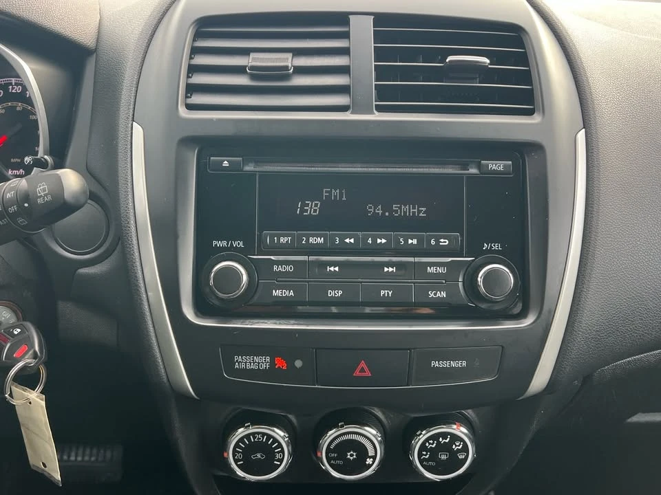 2014 Mitsubishi RVR - Image 16 of 17