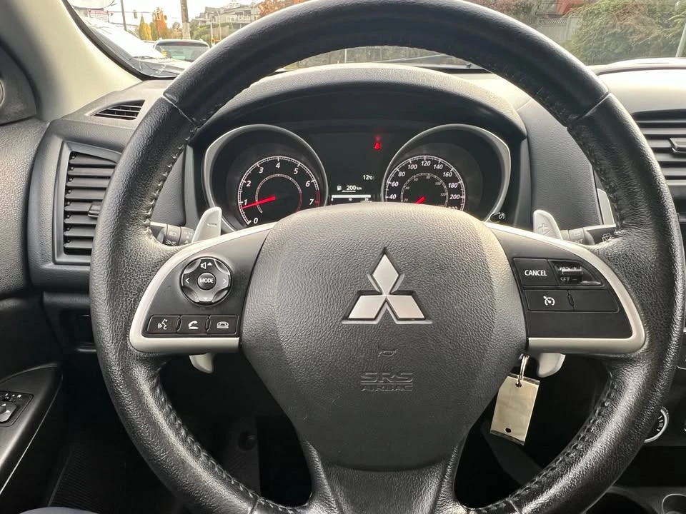2014 Mitsubishi RVR - Image 13 of 17