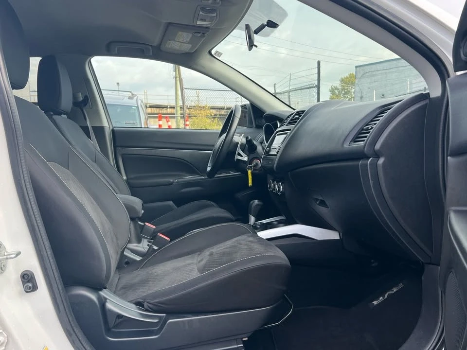 2014 Mitsubishi RVR - Image 10 of 20