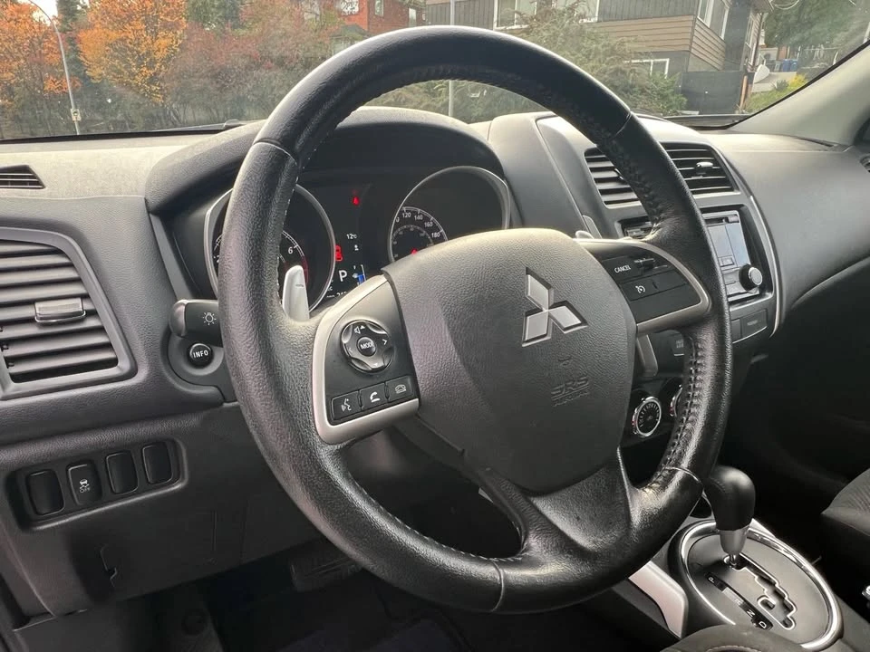 2014 Mitsubishi RVR - Image 10 of 17