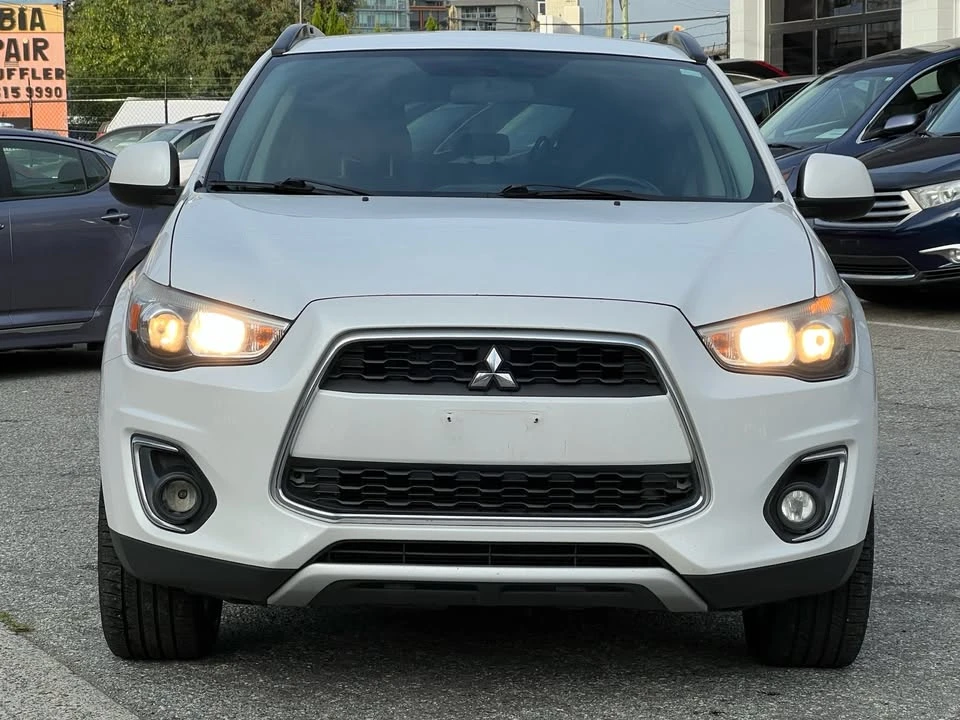 2014 Mitsubishi RVR - Image 2 of 17