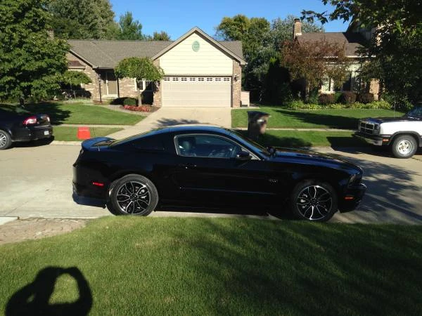 2014 Ford S197 Mustang - Image 2 of 3