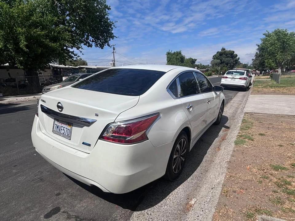 2014 Nissan Altima 5th Gen - Image 2 of 9