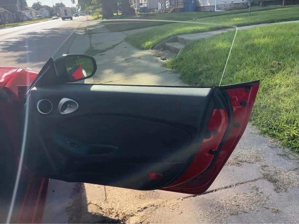 2014 Nissan Z - Image 6 of 11