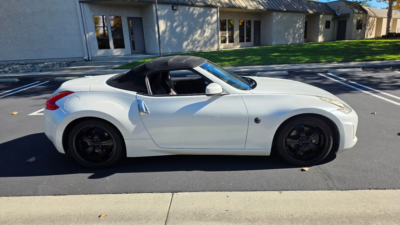 2014 Nissan 370Z 6th Gen - Image 6 of 21