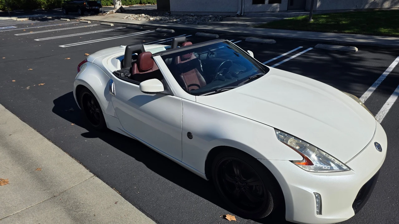 2014 Nissan 370Z 6th Gen - Image 8 of 21
