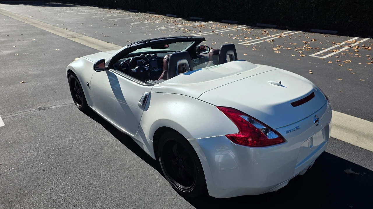 2014 Nissan 370Z 6th Gen - Image 7 of 21