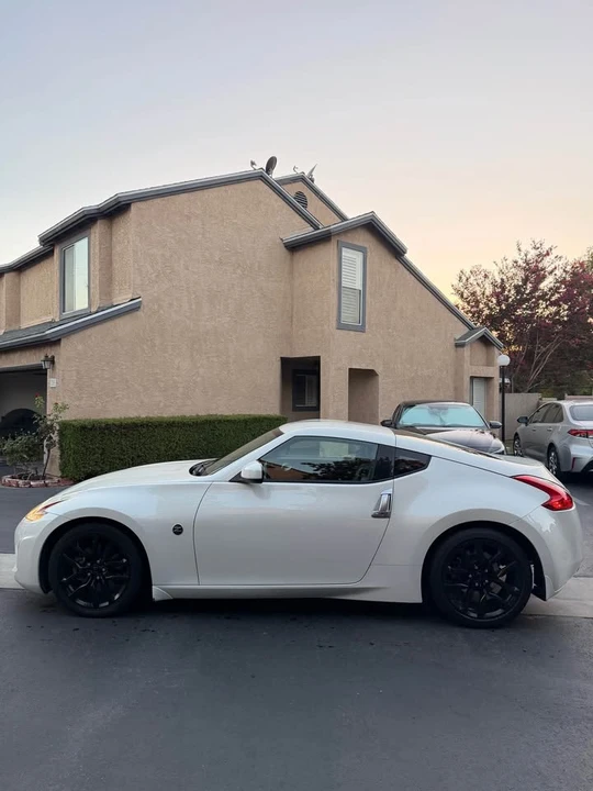 2014 Nissan 370Z 6th Gen - Image 4 of 10
