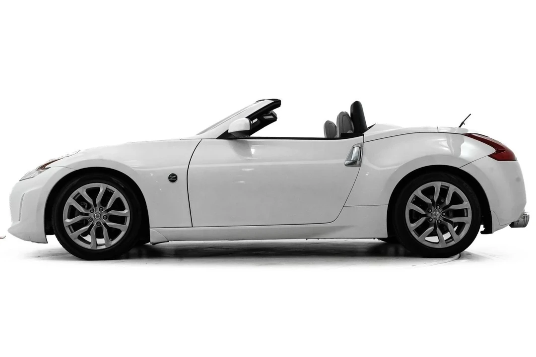 2014 Nissan 370Z 6th Gen - Image 9 of 21
