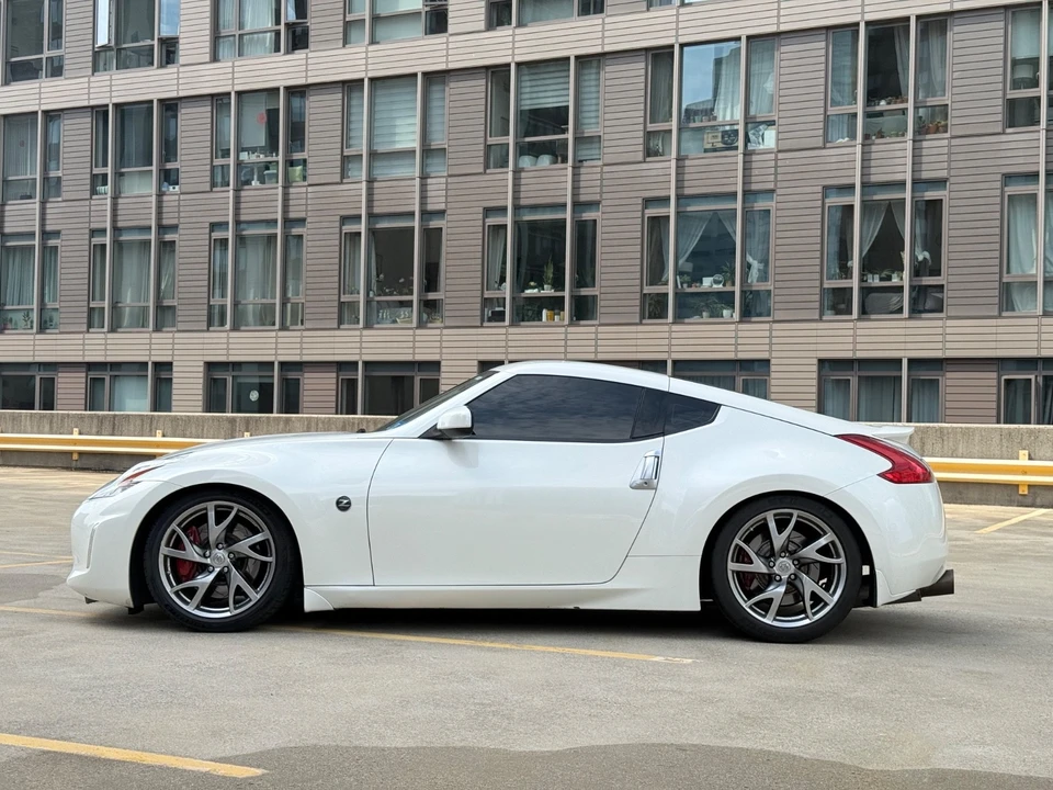2014 Nissan 370Z 6th Gen - Image 3 of 17
