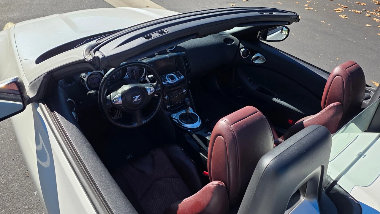 2014 Nissan 370Z 6th Gen - Image 9 of 21