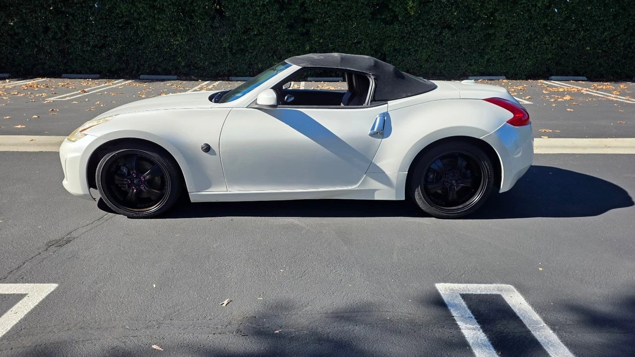 2014 Nissan 370Z 6th Gen - Image 3 of 21