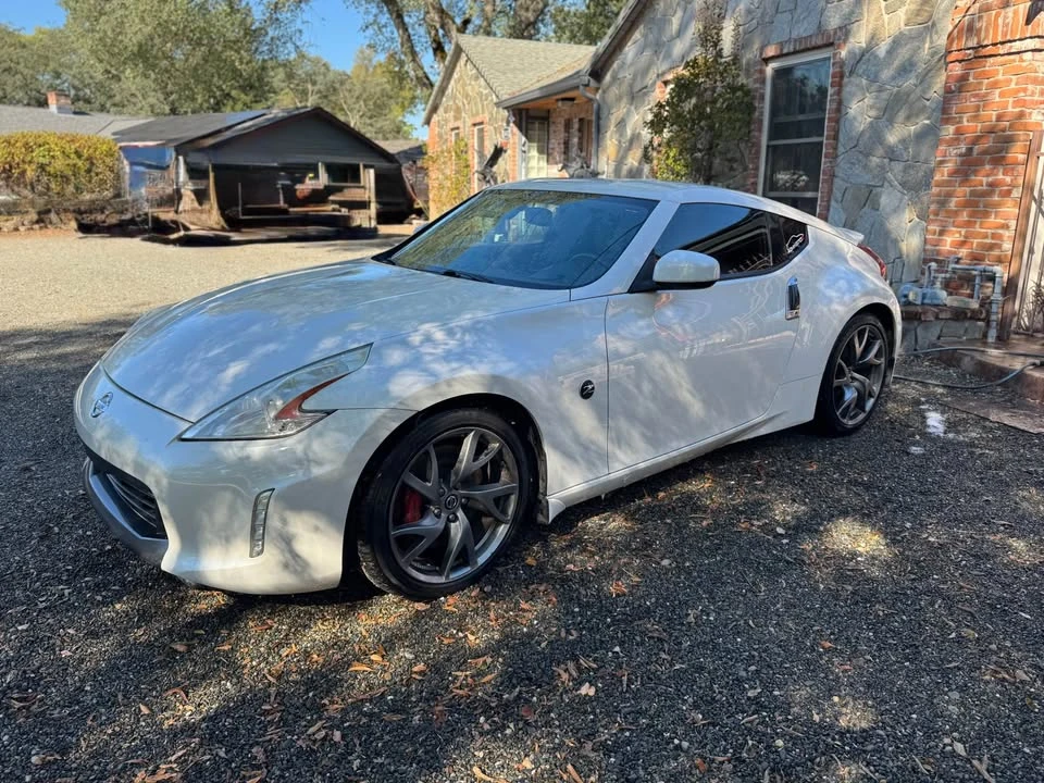 2014 Nissan 370Z 6th Gen - Image 3 of 18