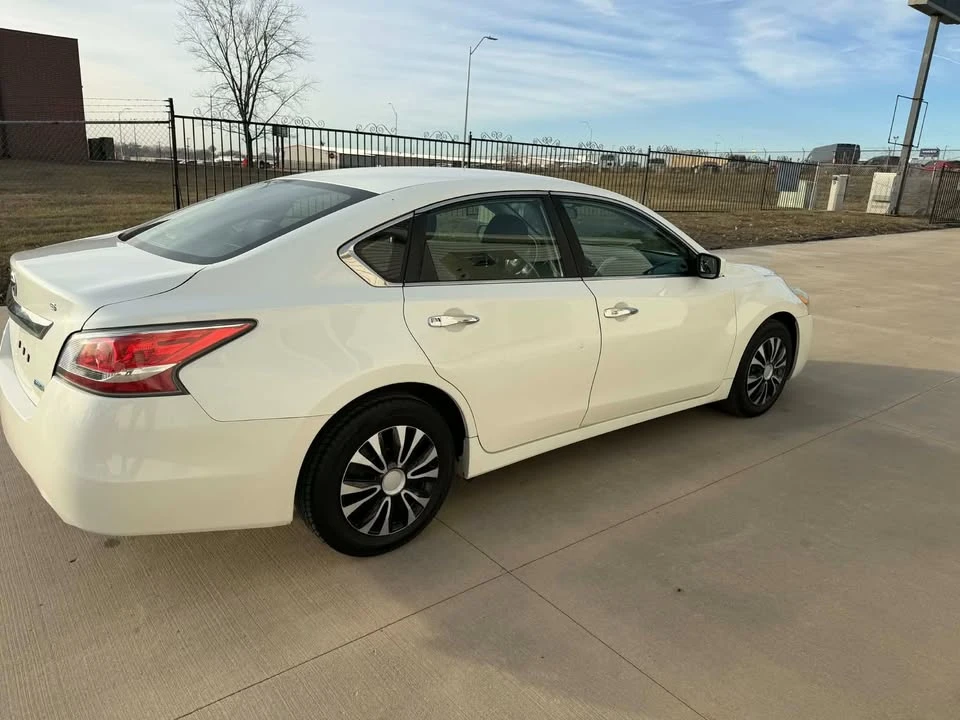 2014 Nissan Altima 5th Gen - Image 3 of 18