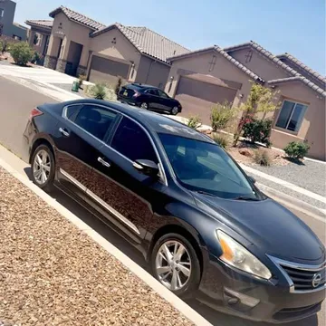 2014 Nissan Altima 2.5 Platinum Sedan 4D