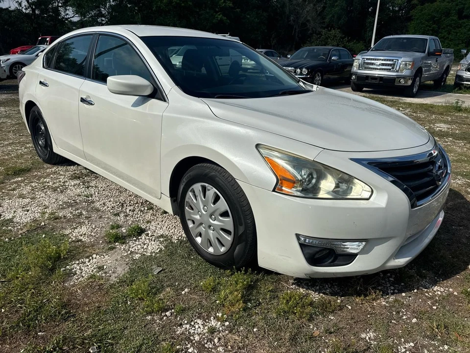 2014 Nissan Altima 5th Gen - Image 2 of 10