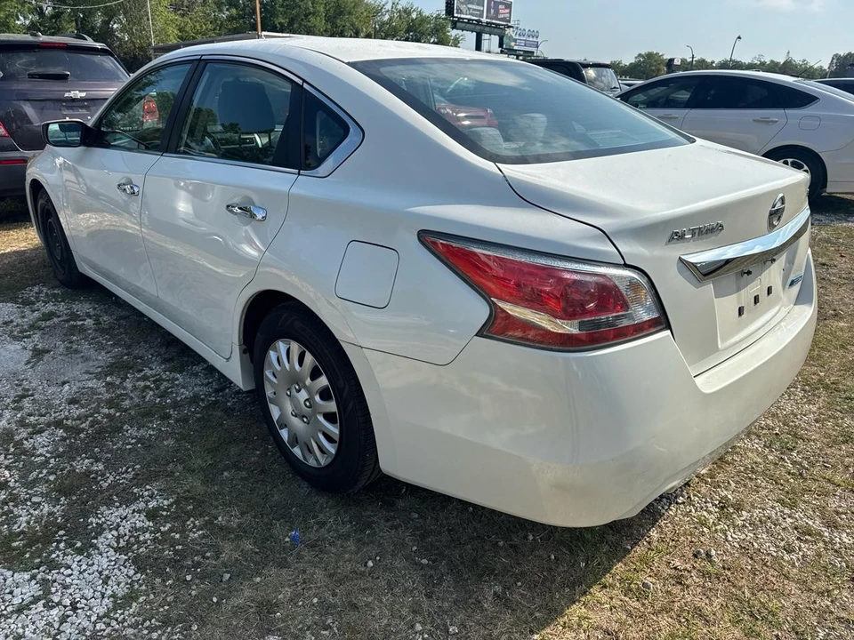 2014 Nissan Altima 5th Gen - Image 5 of 10