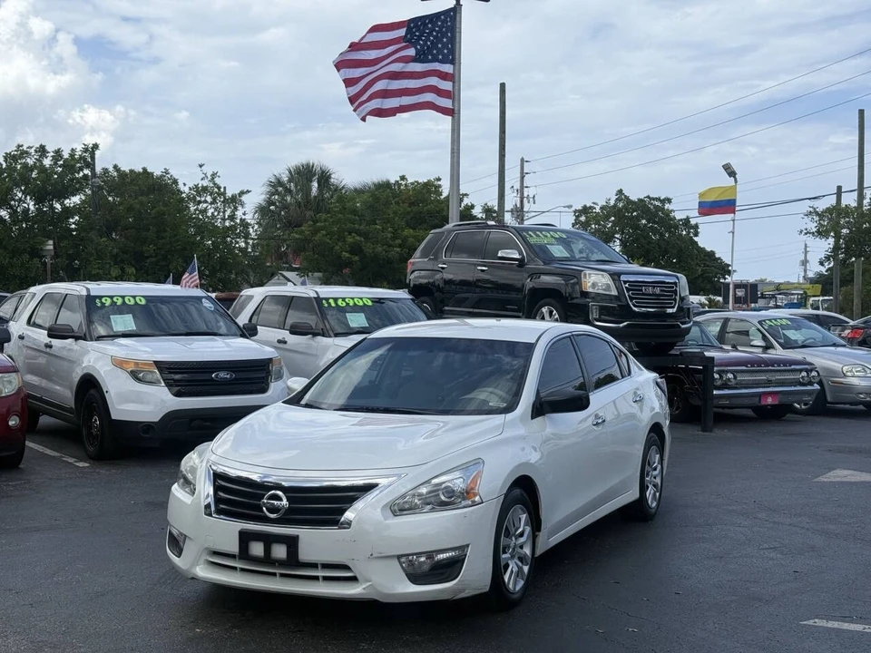 2014 Nissan Altima 5th Gen - Image 2 of 12