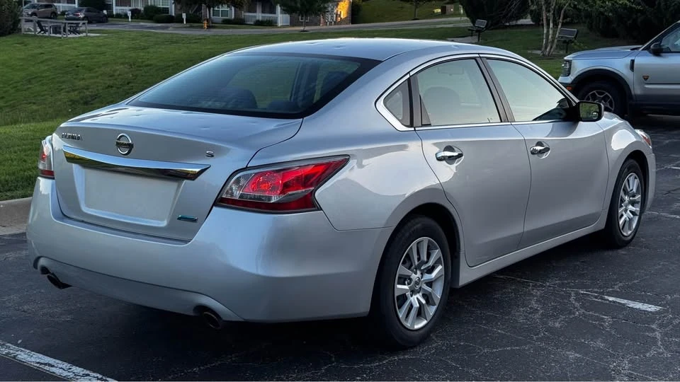 2014 Nissan Altima 5th Gen - Image 5 of 20