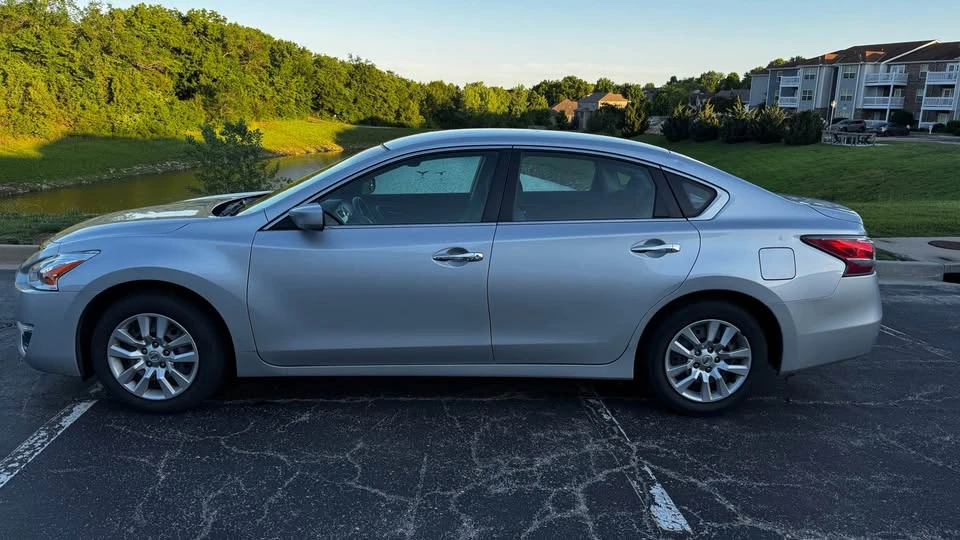 2014 Nissan Altima 5th Gen - Image 2 of 20