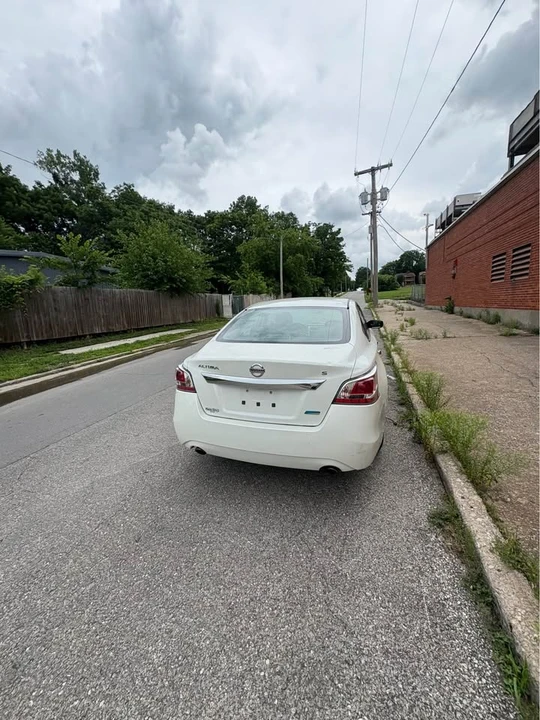2014 Nissan Altima 5th Gen - Image 5 of 11