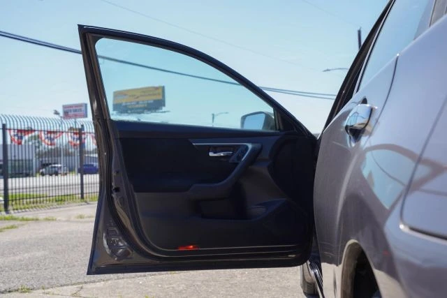 2014 Nissan Altima 5th Gen - Image 13 of 16