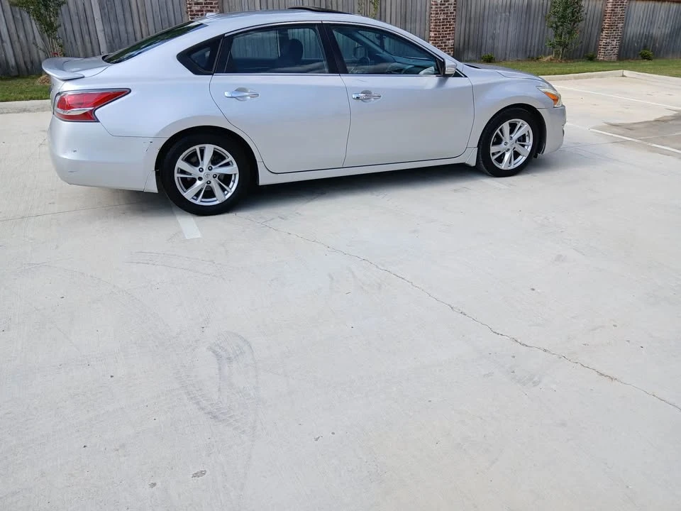 2014 Nissan Altima 5th Gen - Image 2 of 4