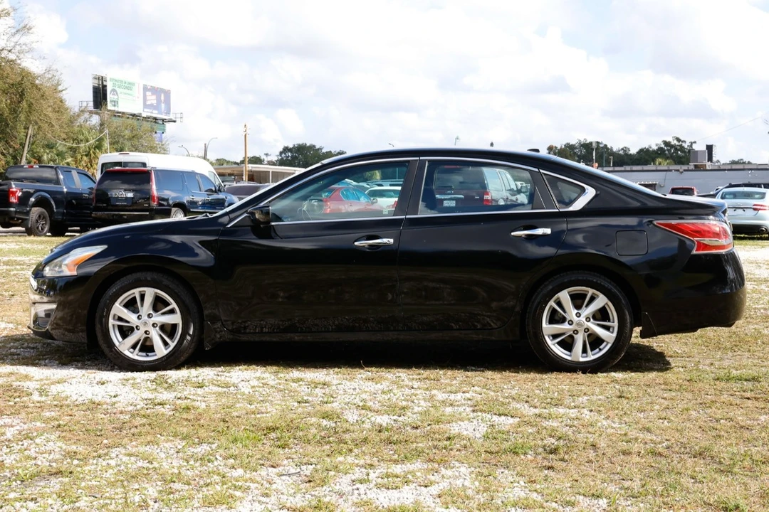 2014 Nissan Altima 5th Gen - Image 3 of 12