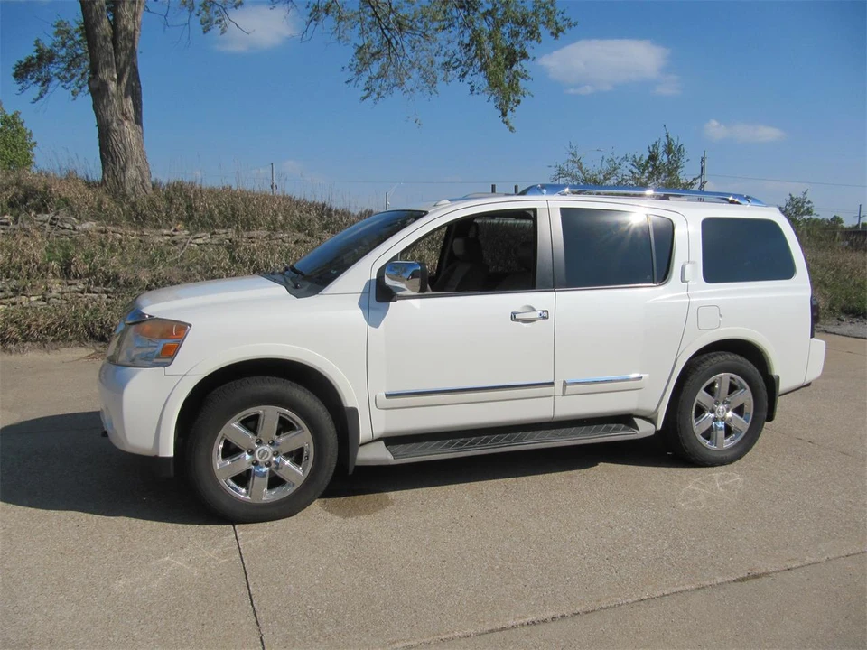 2014 Nissan Armada - Image 2 of 26