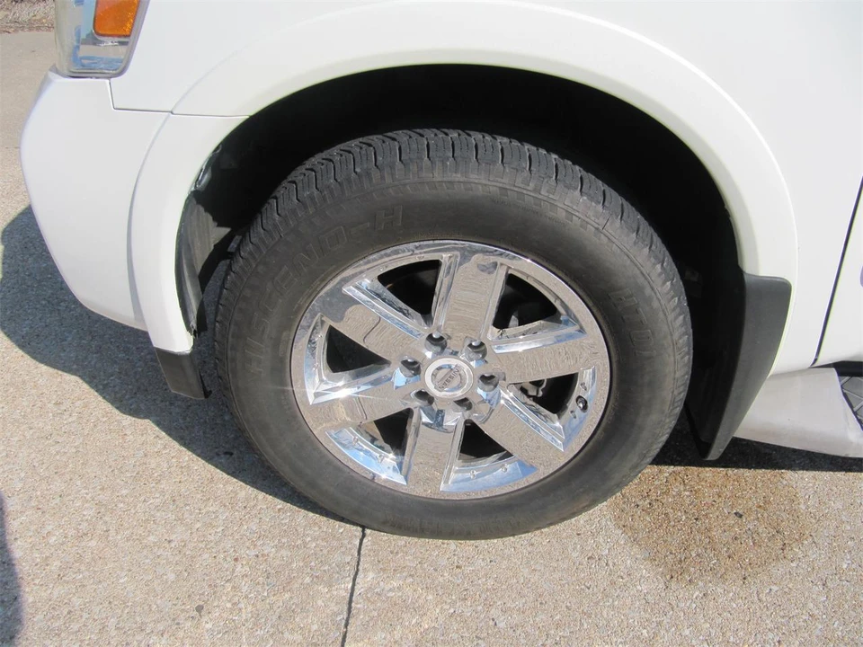 2014 Nissan Armada - Image 6 of 26