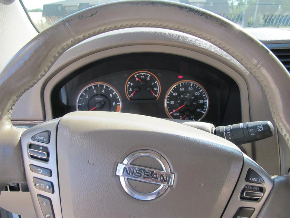 2014 Nissan Armada - Image 14 of 26