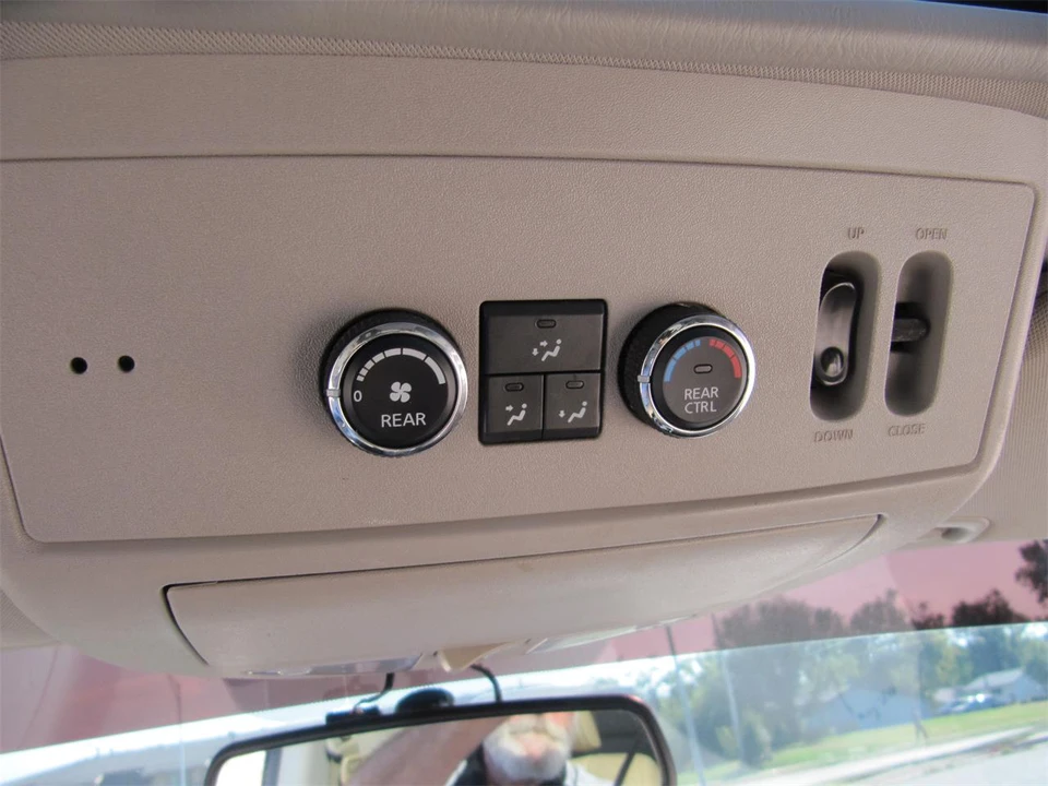 2014 Nissan Armada - Image 15 of 26