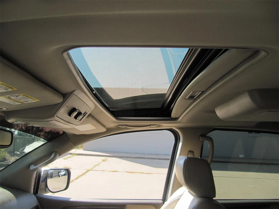 2014 Nissan Armada - Image 16 of 26