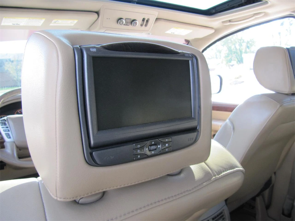 2014 Nissan Armada - Image 18 of 26
