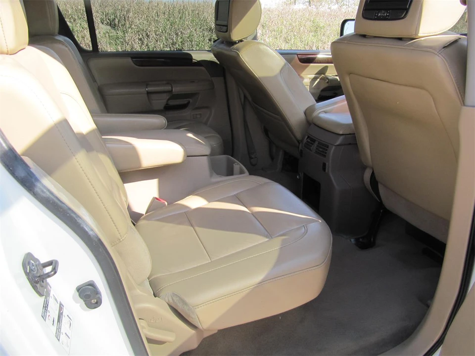 2014 Nissan Armada - Image 20 of 26