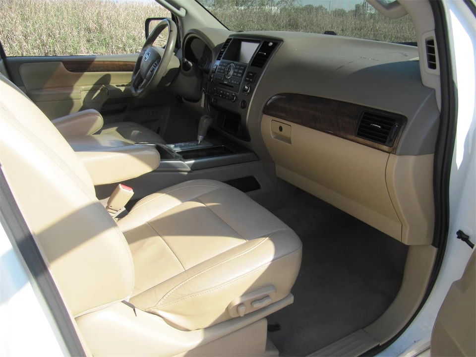 2014 Nissan Armada - Image 21 of 26