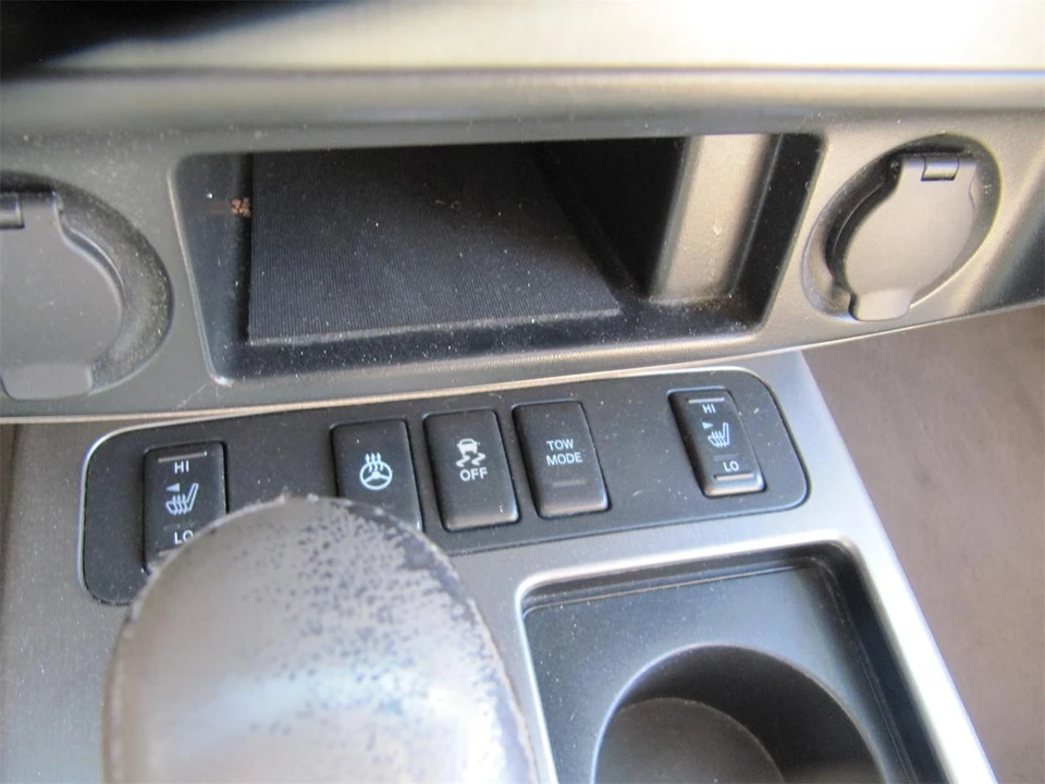 2014 Nissan Armada - Image 23 of 26